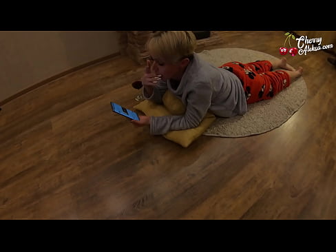 ❤️ Luda plavuša sisa ogroman kurac sisa i poskakuje na njemu - analni seks Analni video na hr.chancel.top ❤