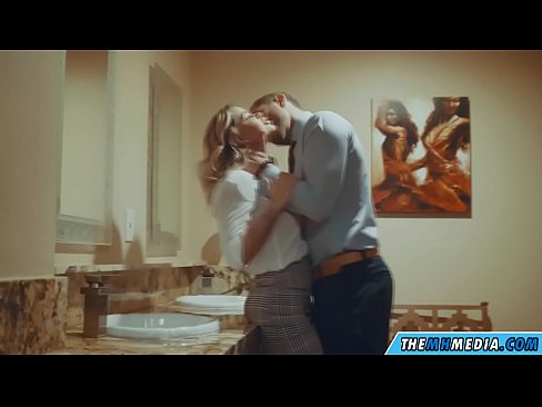 ❤️ Kad te prsata plavuša zavede u javnom zahodu Analni video na hr.chancel.top ❤